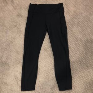 Black medium Fabletics leggings with pockets